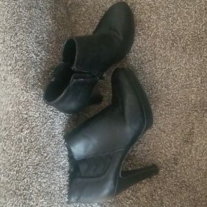 Size 8 Maurices Black Heel Booties.